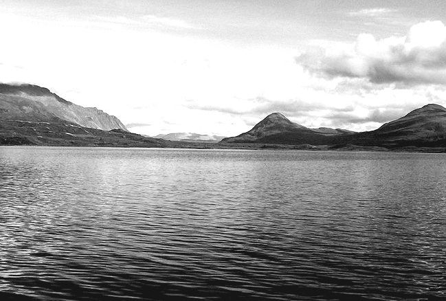 lake-bw